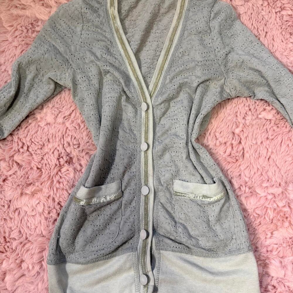 Y2k gray cardigan with eyelet cutout details and slouchy pockets size small - Picture 4 of 8